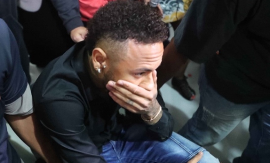 Que fase! Bens de Neymar são bloqueados pela Justiça
