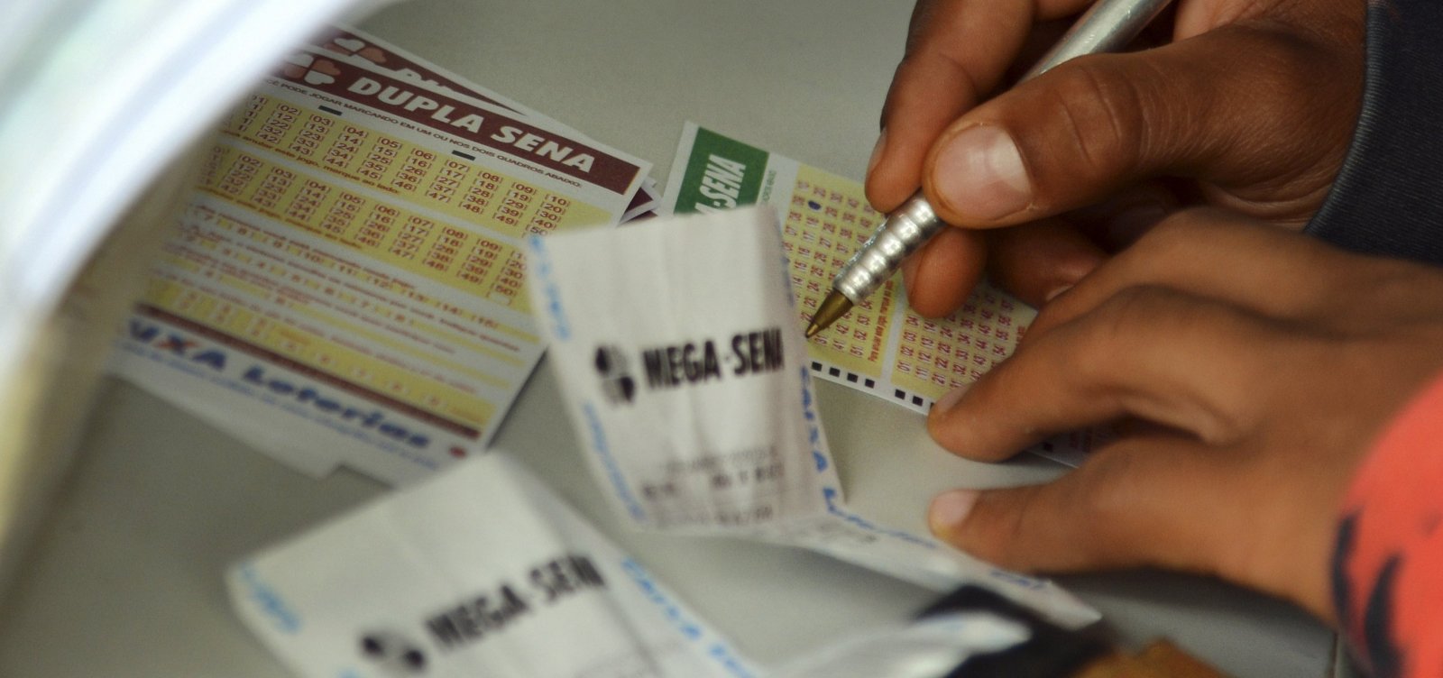 Ninguém acerta dezenas e prêmio da Mega-Sena acumula em R$ 16 milhões