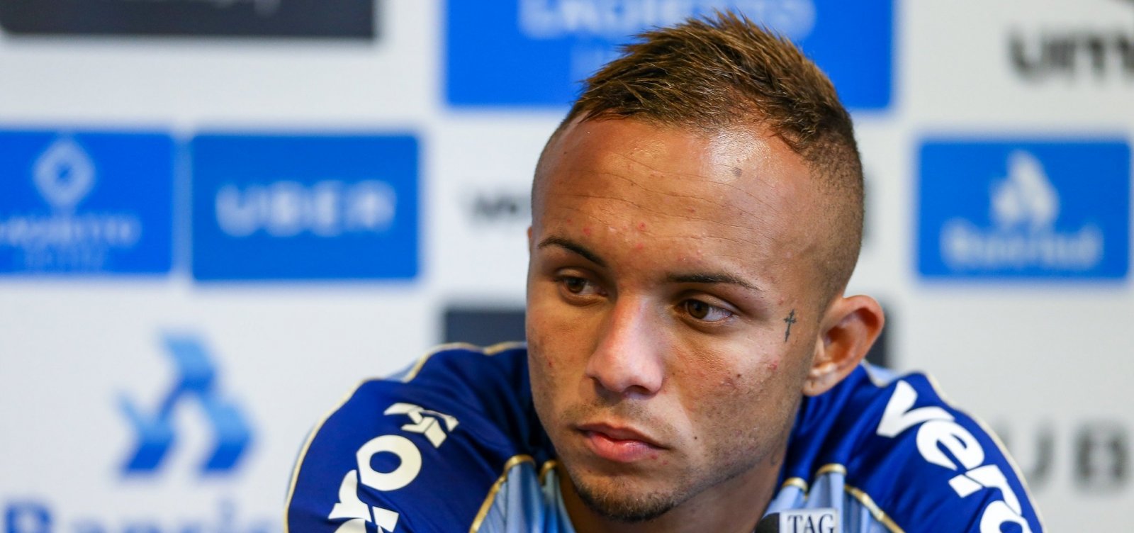 Com futuro incerto no Grêmio, Everton é confirmado em jogo contra o Bahia