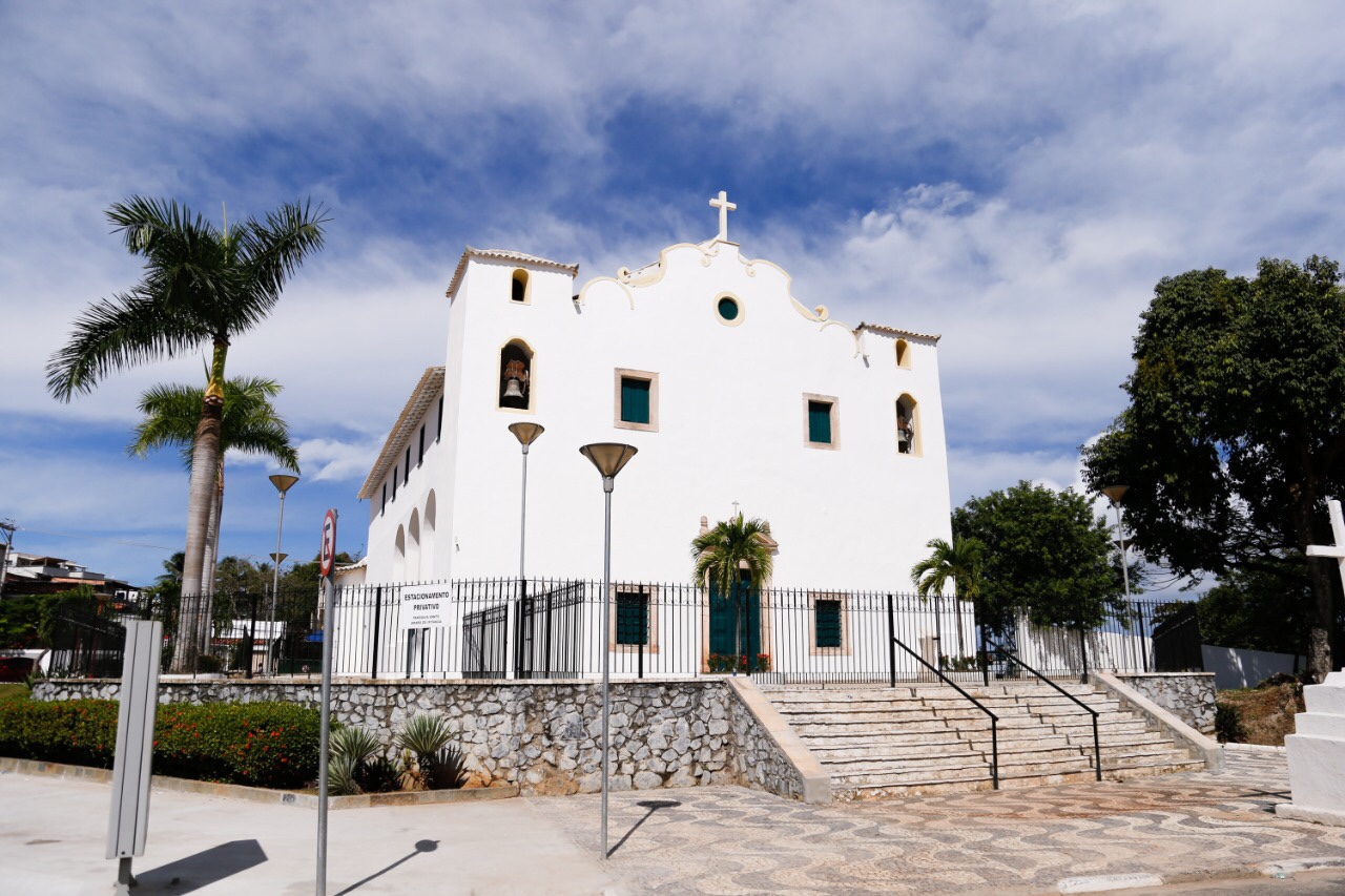  Prefeitura entrega reforma da centenária Igreja de Santo Amaro de Ipitanga