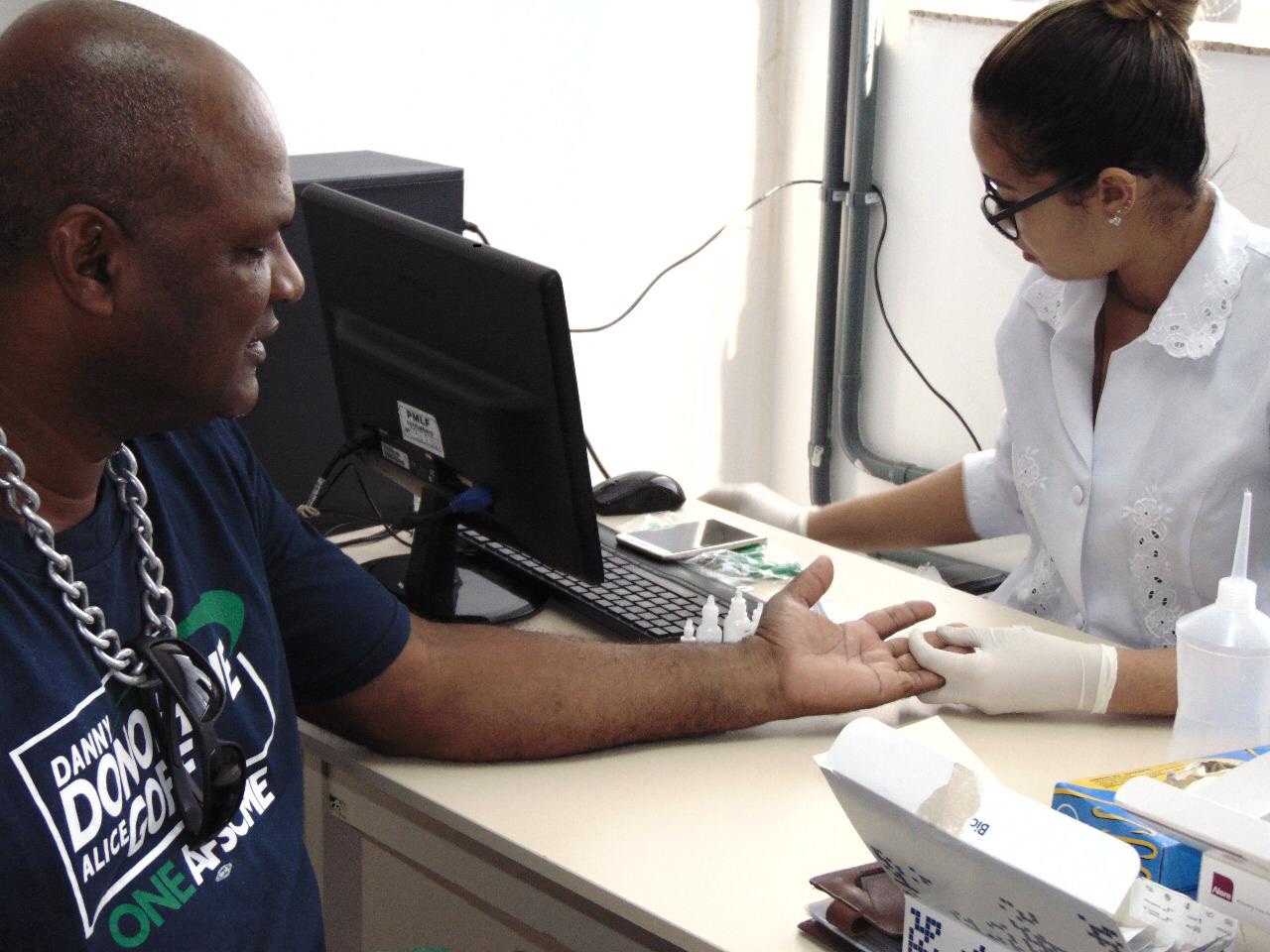 CTA realiza testes rápidos na Central de Regulaçãoe reforça prevenção às hepatites
