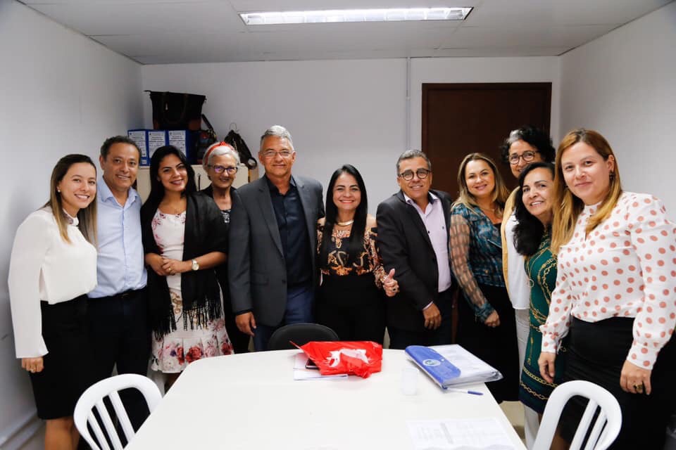 Moema reúne-se com representantes das cidades que integram o Consórcio Metro Recôncavo Norte e define orçamento da Policlínica em Simões Filho