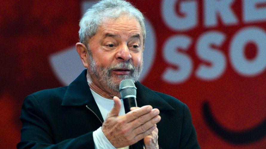  Capa da Veja traz pesquisa que aponta Lula como favorito em 2022