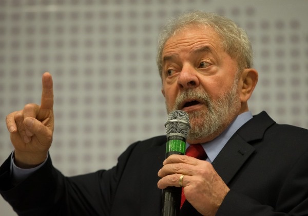  Lula pede ao STF suspensão de julgamento marcado para quarta no TRF-4