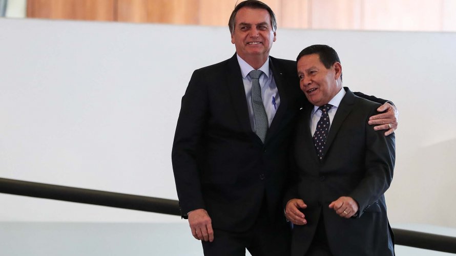  TSE julga na terça ação que pede a cassação da chapa de Bolsonaro e Mourão