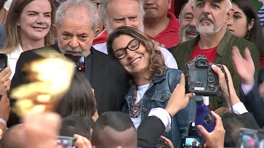  PT busca nova casa para Lula morar com namorada