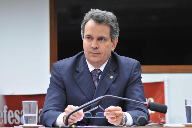  Deputado baiano propõe voto facultativo em 2020