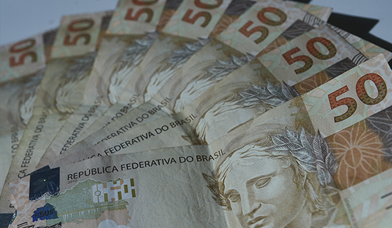 Auxílio emergencial de R$ 600 para trabalhadores informais começa a ser pago hoje