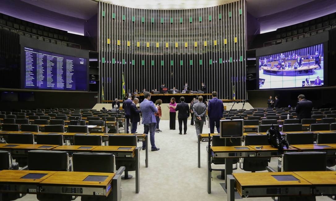 Governo avalia rever prazo para congelar salário de servidor e destravar socorro a estados