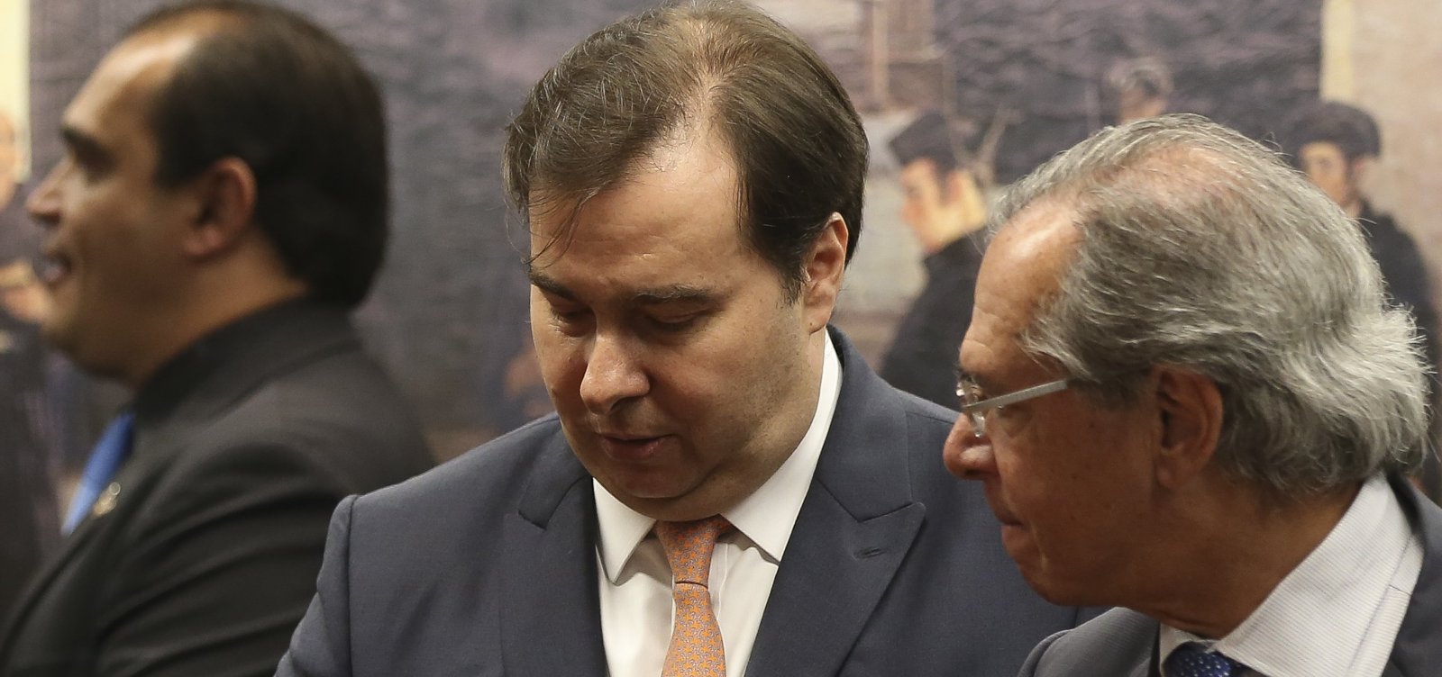 Maia e Paulo Guedes deixam de se falar em meio à pandemia do coronavírus