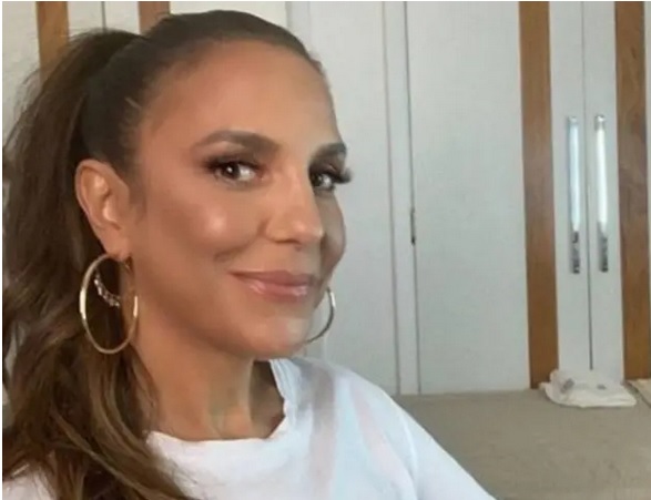  Ivete Sangalo fará uma live especial para o Dia das Mães na quarentena