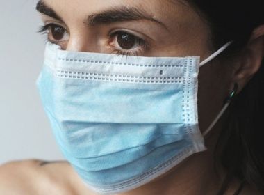 Covid-19 poder ser transmitido pela respiração e fala, dizem cientistas