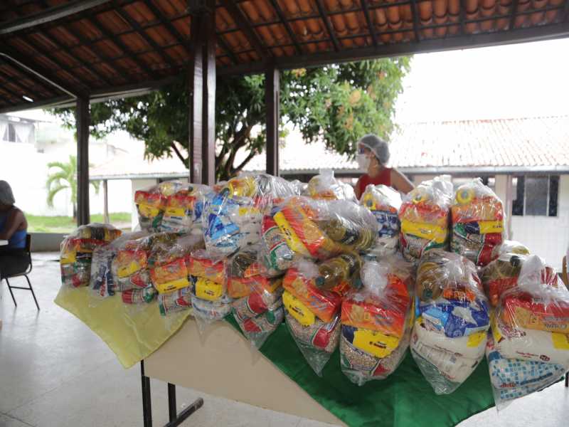  Prefeitura de Lauro de Freitas entrega a partir desta quarta (29), mais 28 mil kits alimentação para alunos da rede municipal; confira a relação das escolas, dia e horário