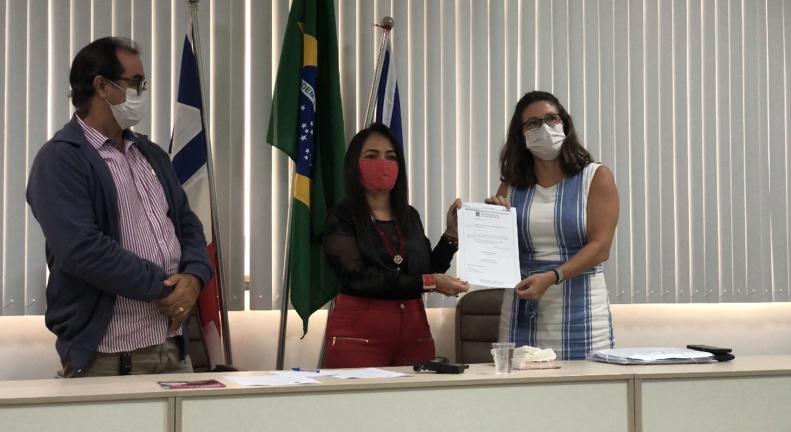 Moema dá posse à nova Secretária de Saúde; Dr. Vidigal coordenará o CCC-COVID-19; veja vídeo