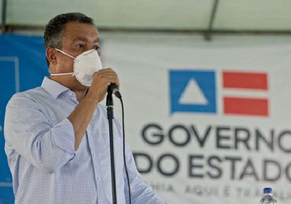 Rui Costa: ‘Não pode haver competição por vacina entre rede pública e privada’