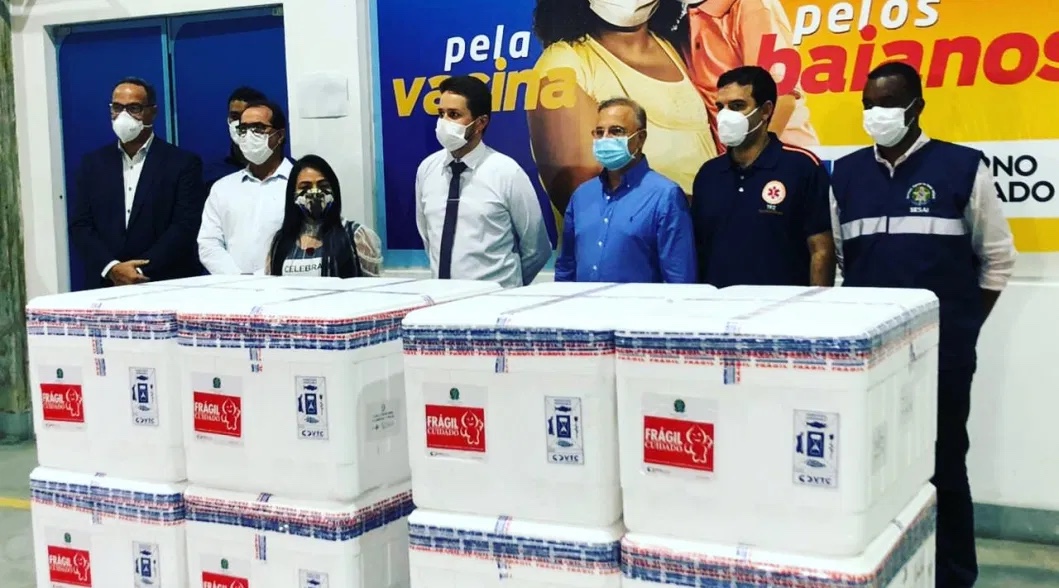 Bahia recebe mais de 376 mil doses de vacina contra a Covid-19