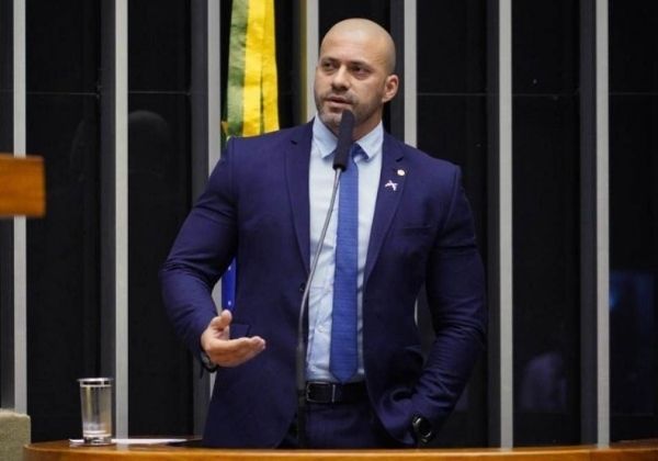 Plenário da Câmara vai manter prisão de Daniel Silveira, diz coluna