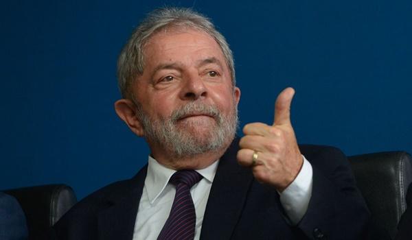  Lula supera Bolsonaro em potencial de voto para 2022, indica pesquisa; Moro tem taxa de rejeição de 50%