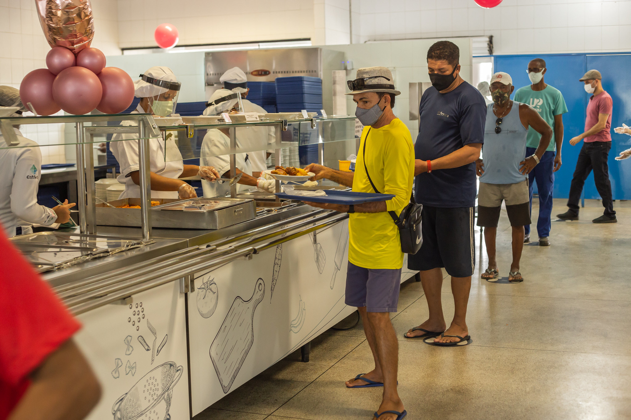 Restaurante Popular passa a servir 1.900 refeições diárias em Lauro de Freitas