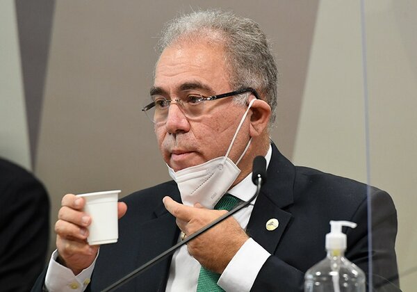 Queiroga anuncia que Ministério da Saúde vai suspender contrato da Covaxin