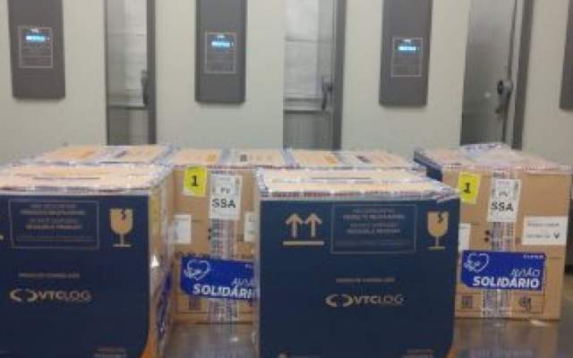 Novo lote com mais de 37 mil doses de vacinas da Pfizer contra Covid-19 chega à Bahia