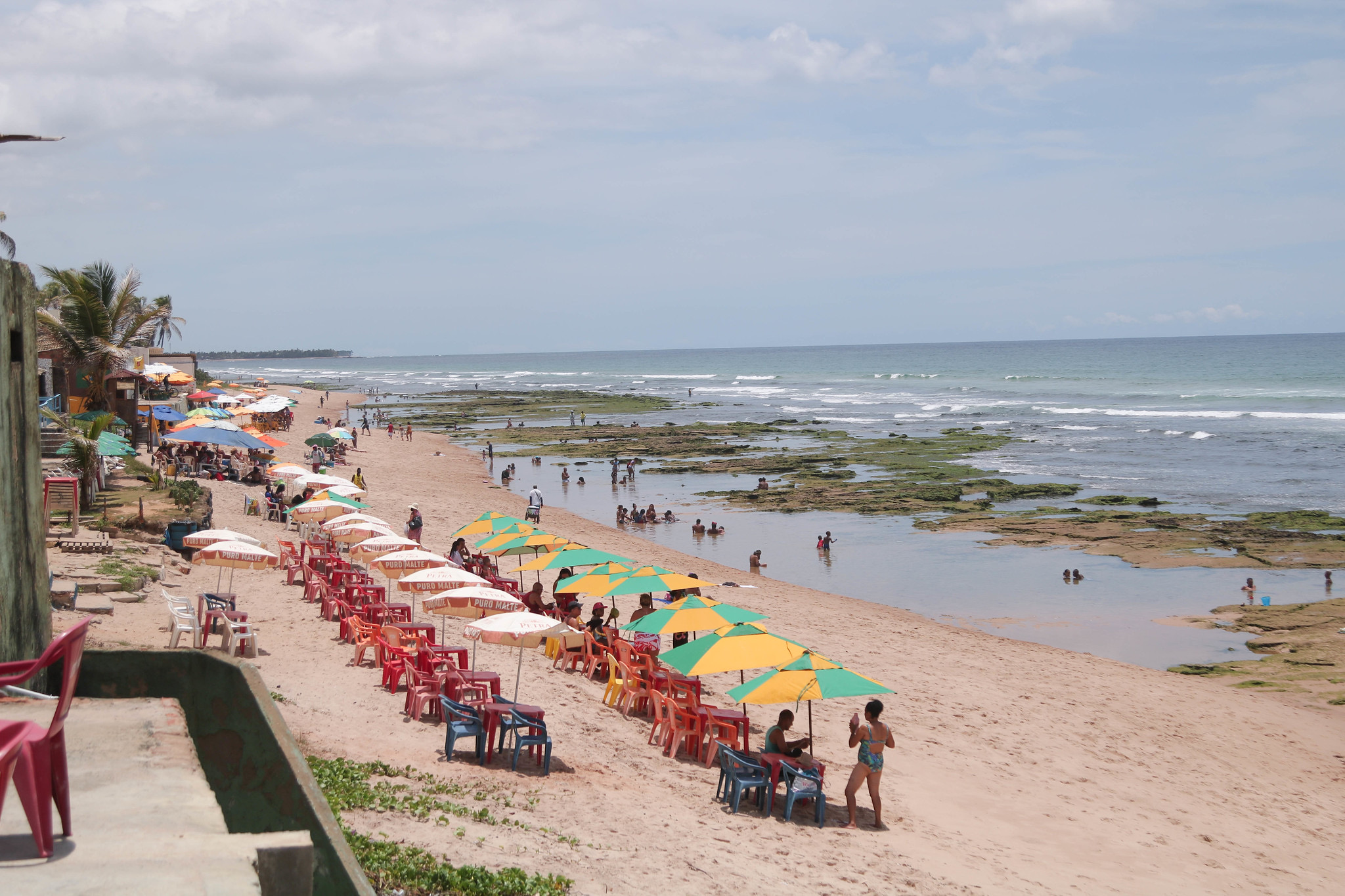 Lauro de Freitas libera o funcionamento de cinemas, casas de espetáculos e acesso às praias