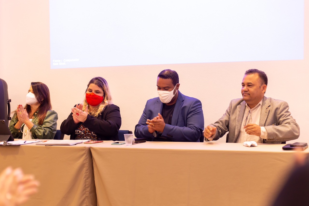  Palestra sobre desenvolvimento turístico qualifica membros do Conselho Municipal de Turismo de Lauro de Freitas