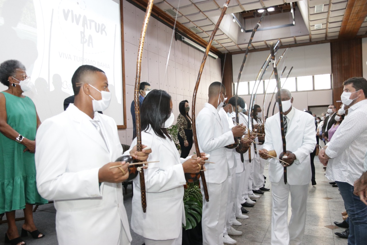  Moema Gramacho propõe criação de consórcios regionais durante lançamento do plano “Viva Turismo Bahia”