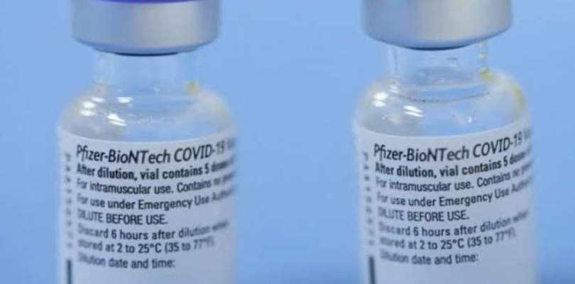 Vacina da Pfizer funciona melhor com intervalo de 8 semanas do que de 21 dias, indicam estudos