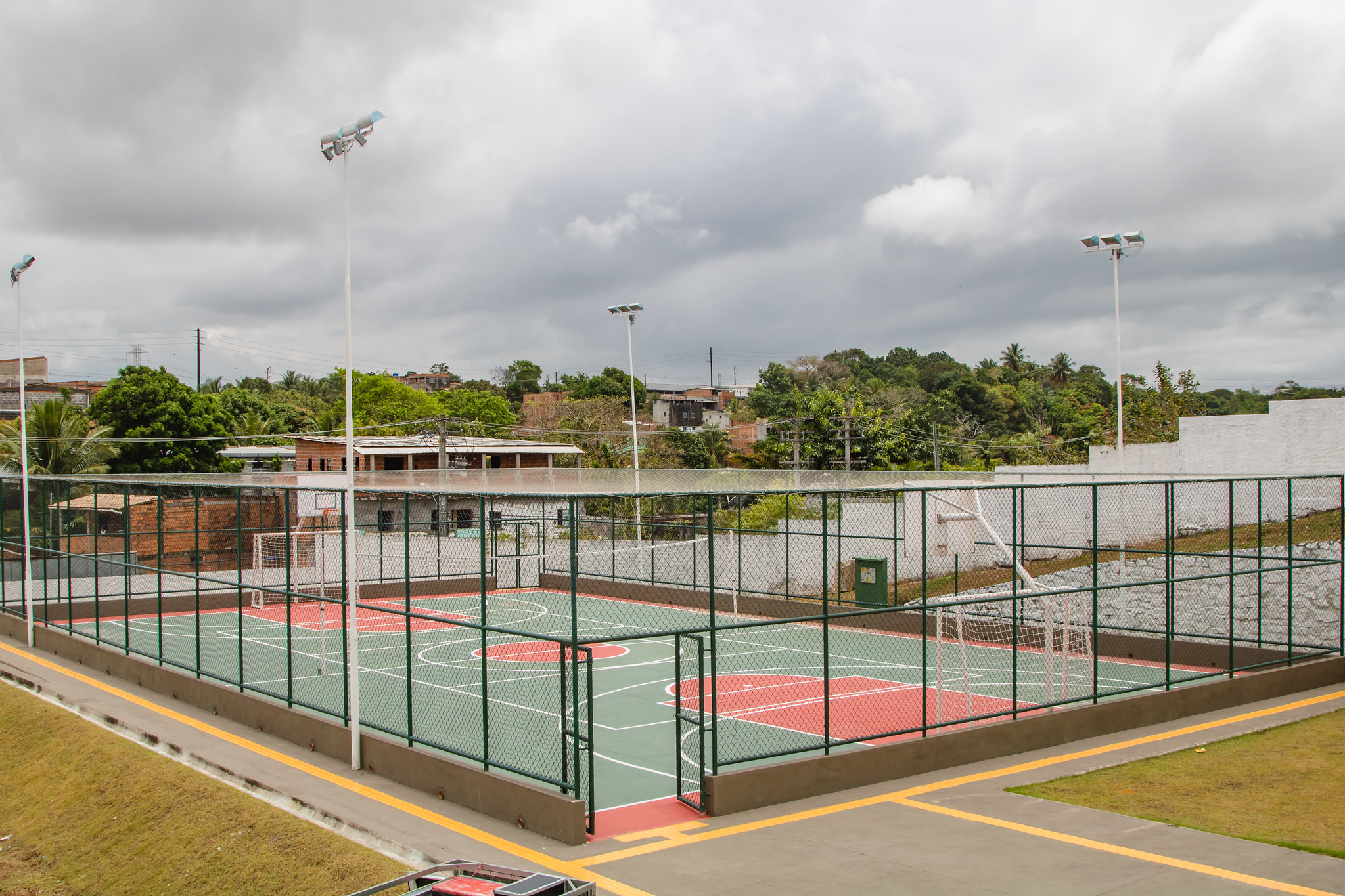 Prefeita visita obras da quadra poliesportiva do Parque São Paulo