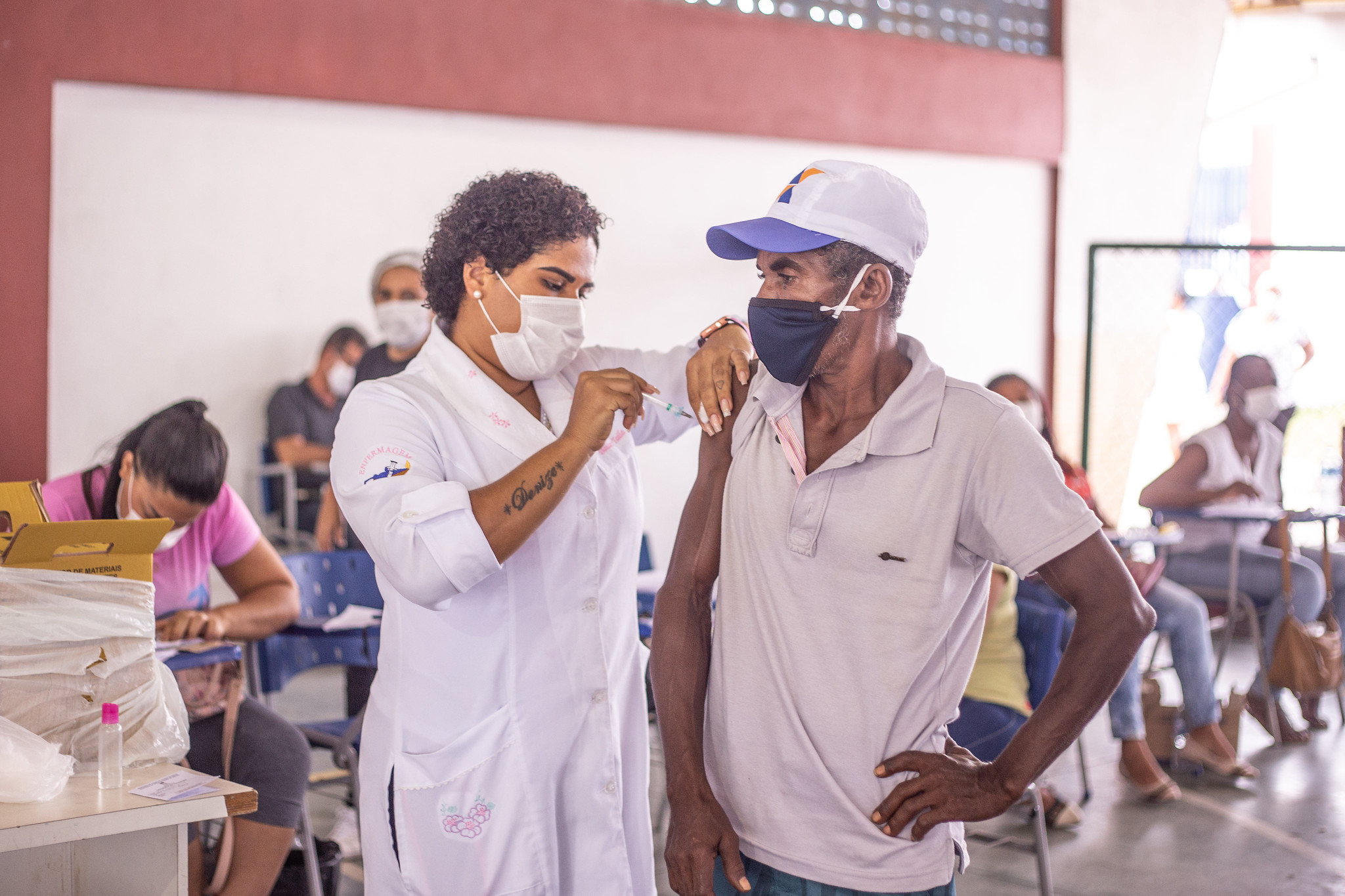 Lauro de Freitas continua aplicação da 2ª dose da Pfizer nesta sexta-feira (22). Mais de 98 mil pessoas já receberam as duas doses ou dose única no município