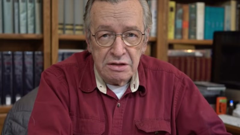  Uma semana após ter Covid, morre Olavo de Carvalho