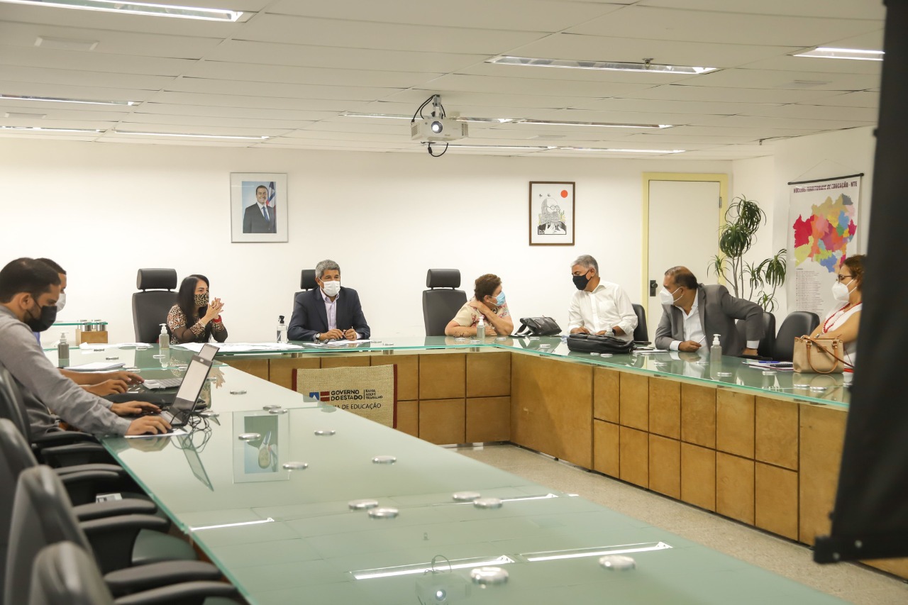 Lauro de Freitas terá novo CEEPTIC e escolas de ensino médio