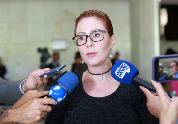  Anvisa nega pedido de Zambelli para suspensão da vacinação infantil