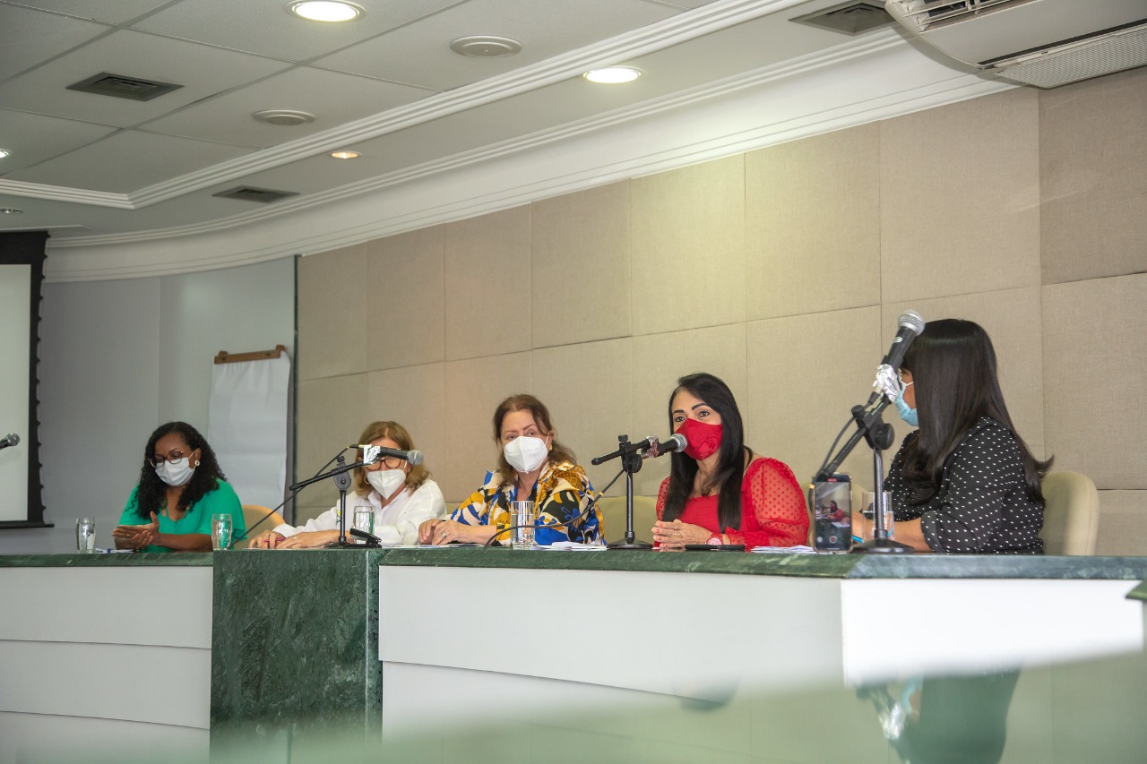 Conselho de Defesa dos Direitos das Mulheres de Lauro de Freitas recebe novos equipamentos
