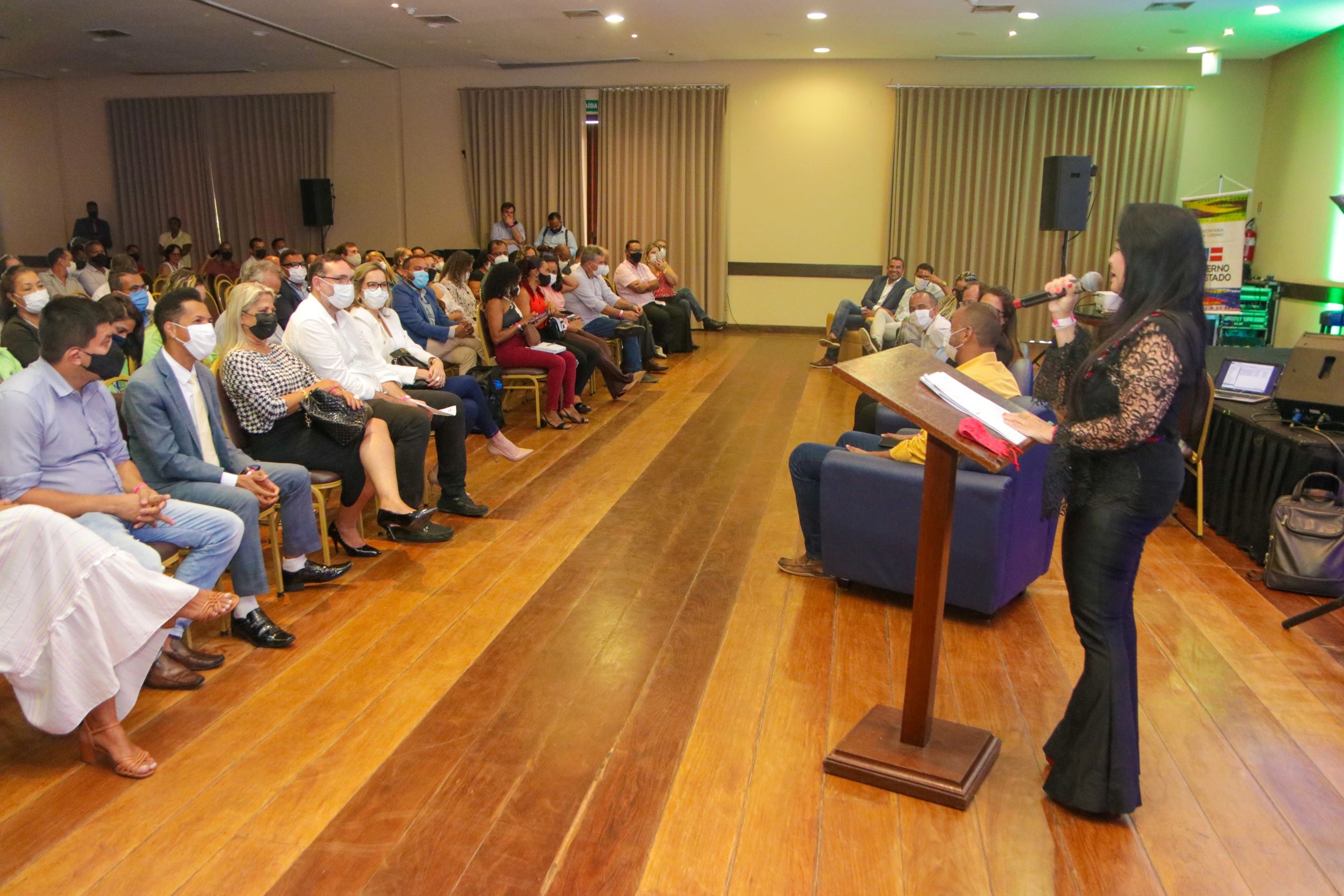  Prefeita de Lauro de Freitas indica a criação de dois consórcios interfederativos para fortalecer o turismo na Costa dos Coqueiros