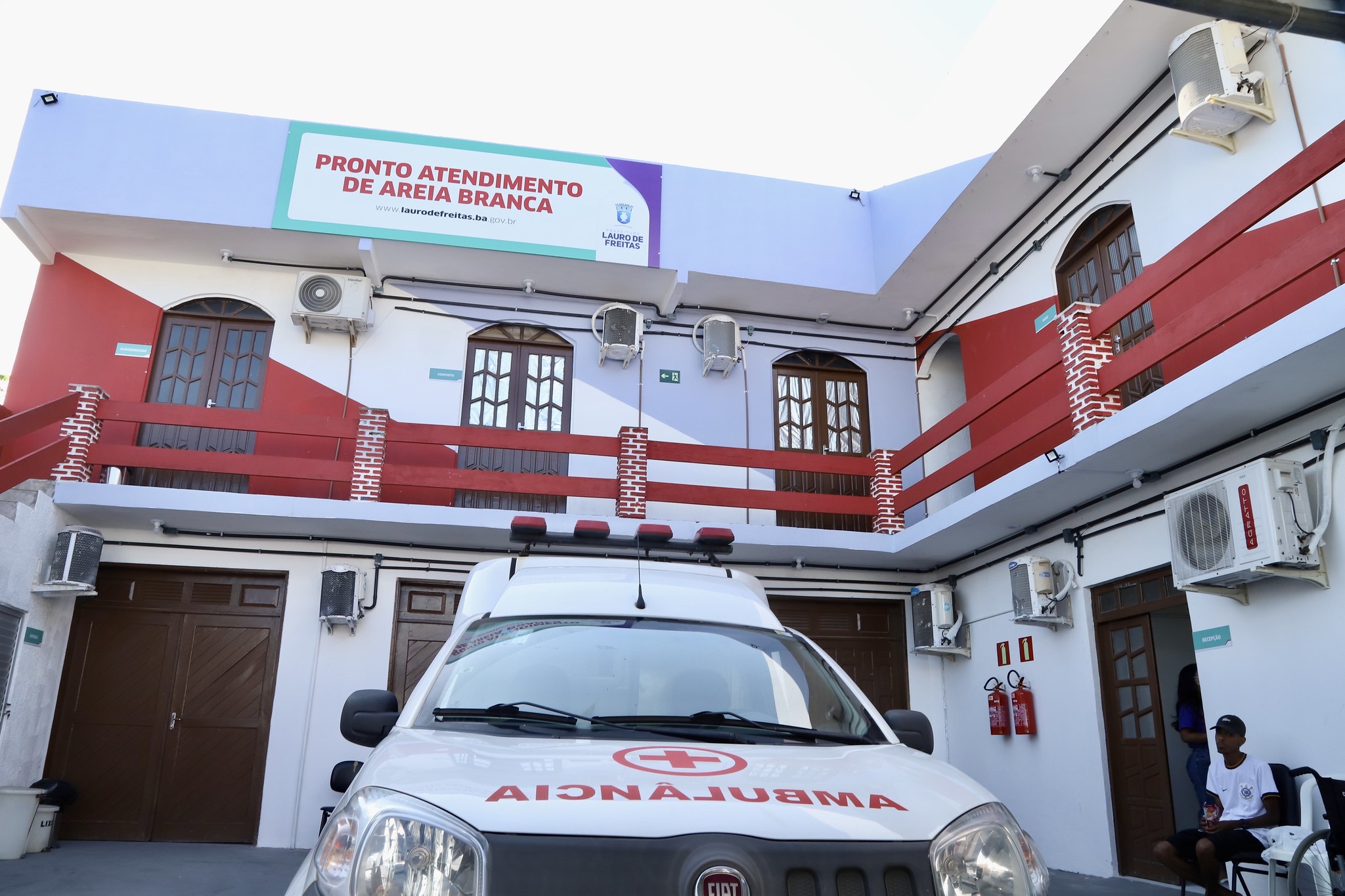 Em Lauro de Freitas, moradores de Areia Branca aprovam funcionamento do novo Pronto Atendimento