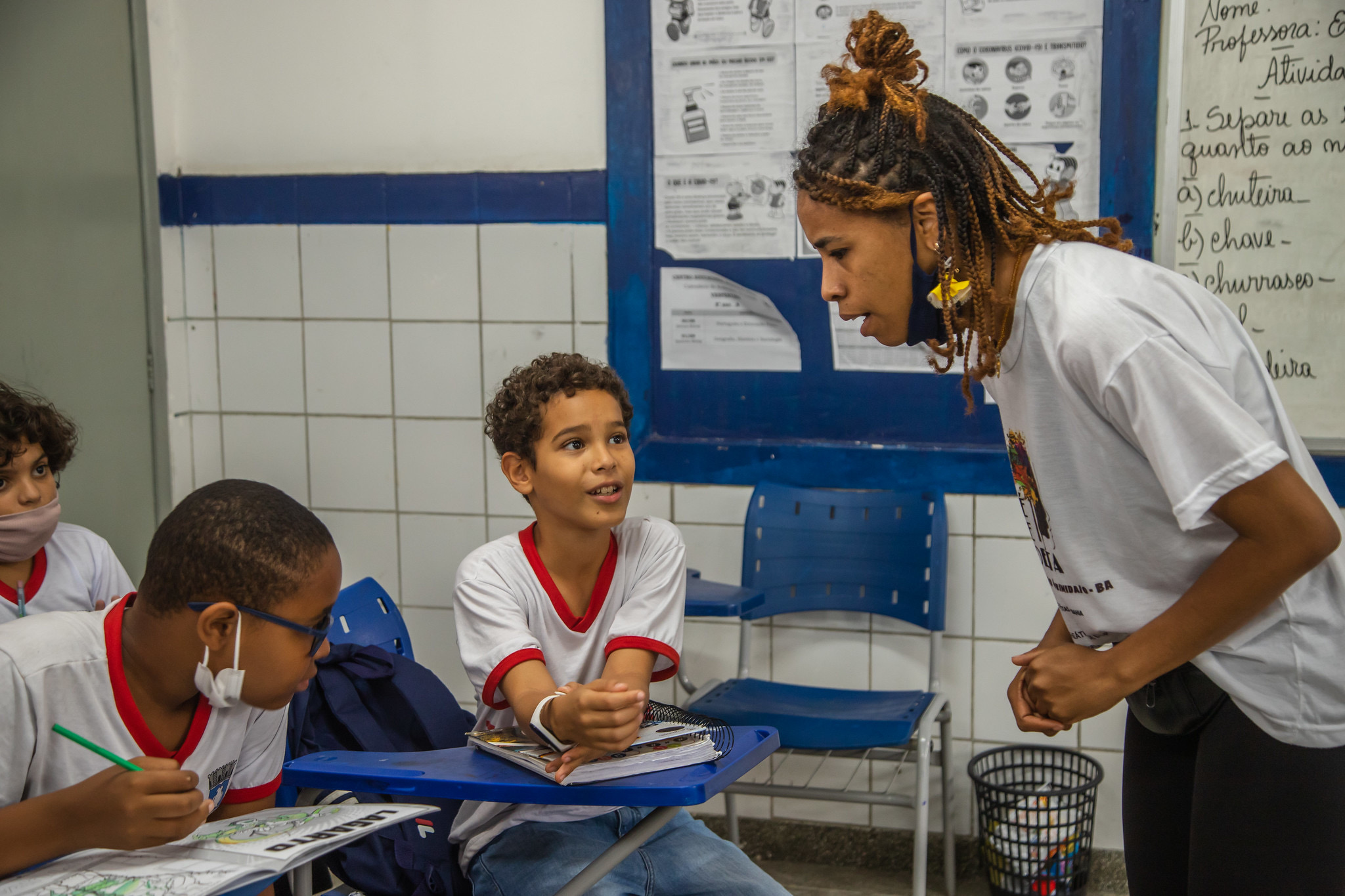  Teatro do Oprimido: alunos do Colégio Fênix realizam oficina de africanidades