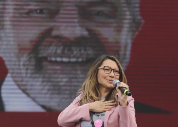  Janja anuncia mais quatro nomes para festa da posse de Lula. Confira