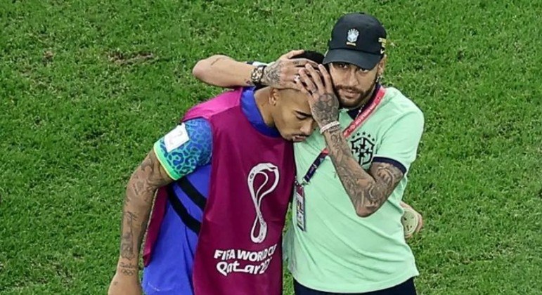 Arsenal exige e Gabriel Jesus, cortado, já foi embora do Catar. Embarcou para Londres, para ser operado
