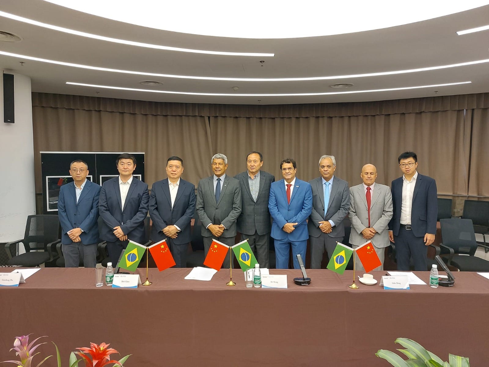  Em missão na China, Jerônimo visita empresas de tecnologia e estuda trazer conceito de cidades inteligentes para a Bahia