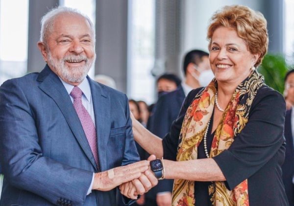  Lula destaca viés social do Banco dos Brics em posse de Dilma Rousseff