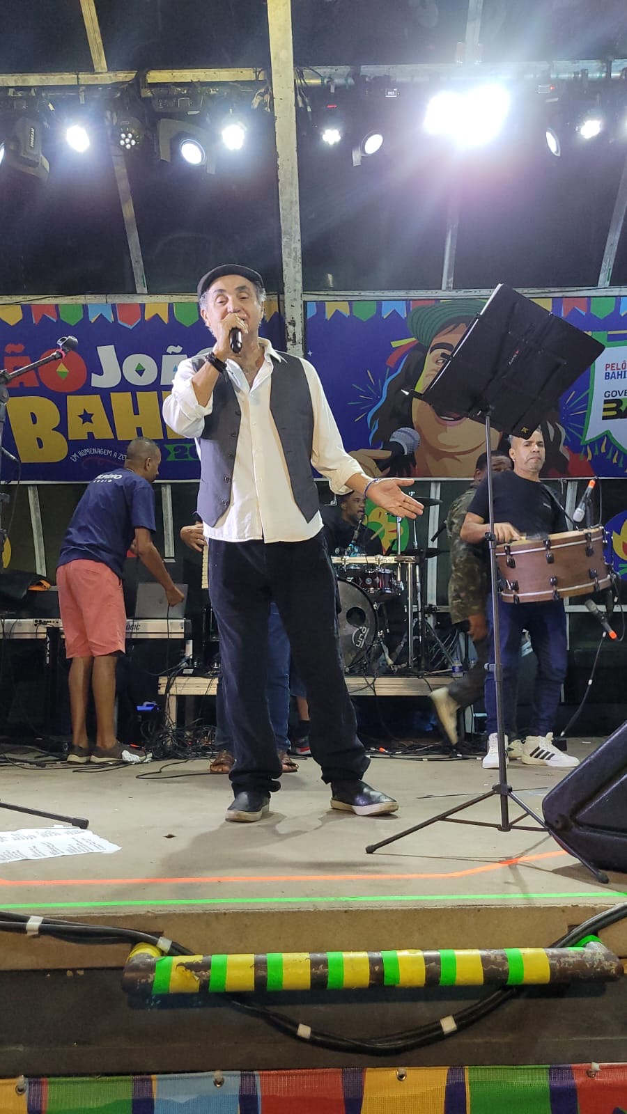  Ao som de muito forró, salsa e sertanejo, Praça Tereza Batista abriu os festejos juninos do São João da Bahia, no Pelourinho