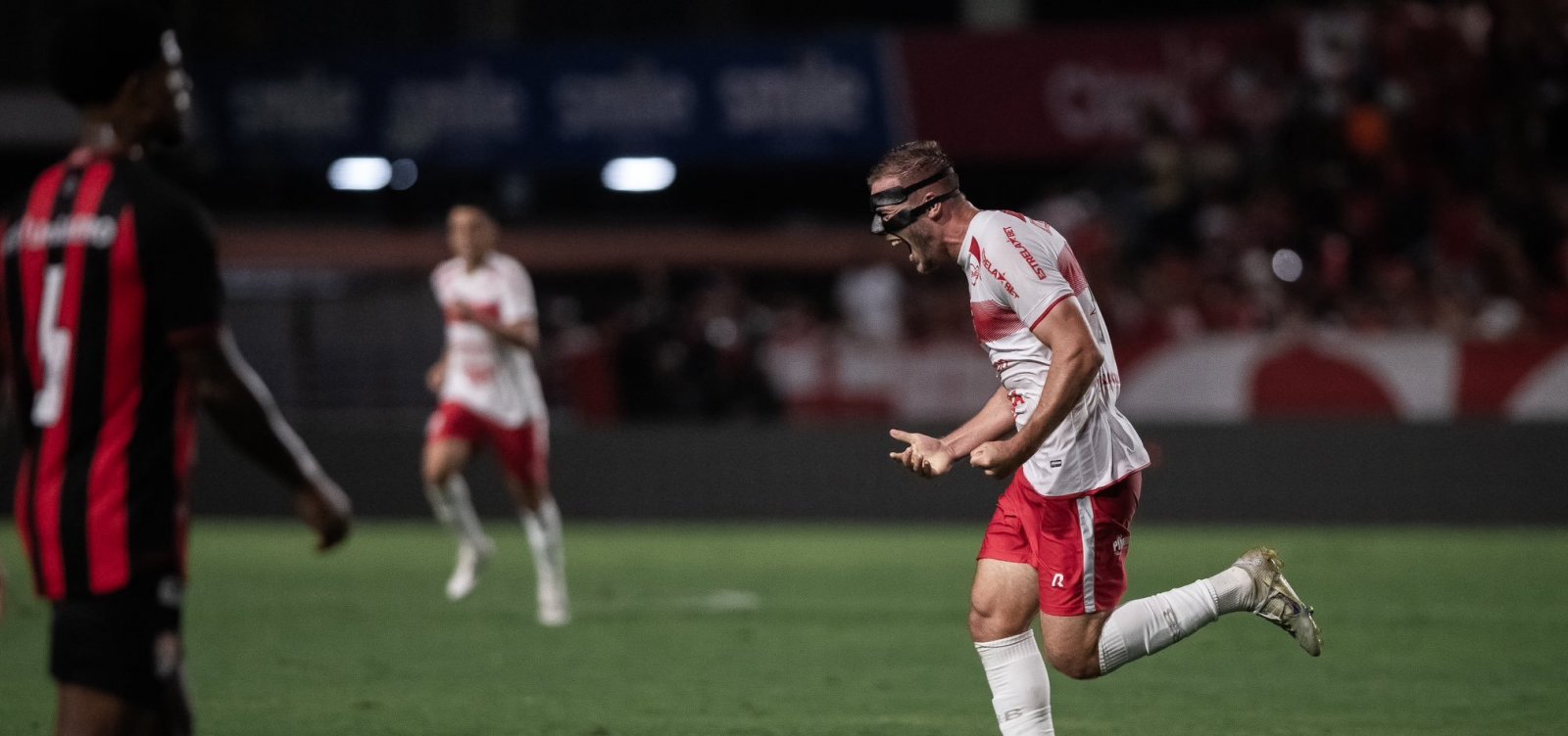Líder da série B, Vitória vai até Maceió e leva 6×0 do CRB. Será um cavalo paraguaio?