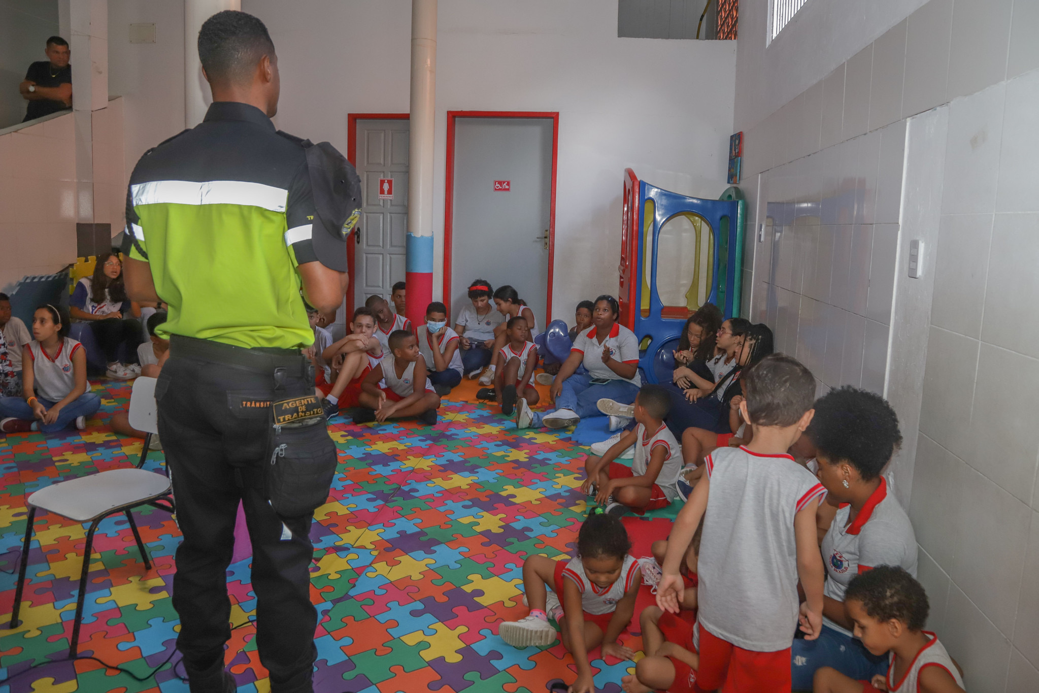  Prefeitura leva palestra sobre educação no trânsito para alunos de Lauro de Freitas