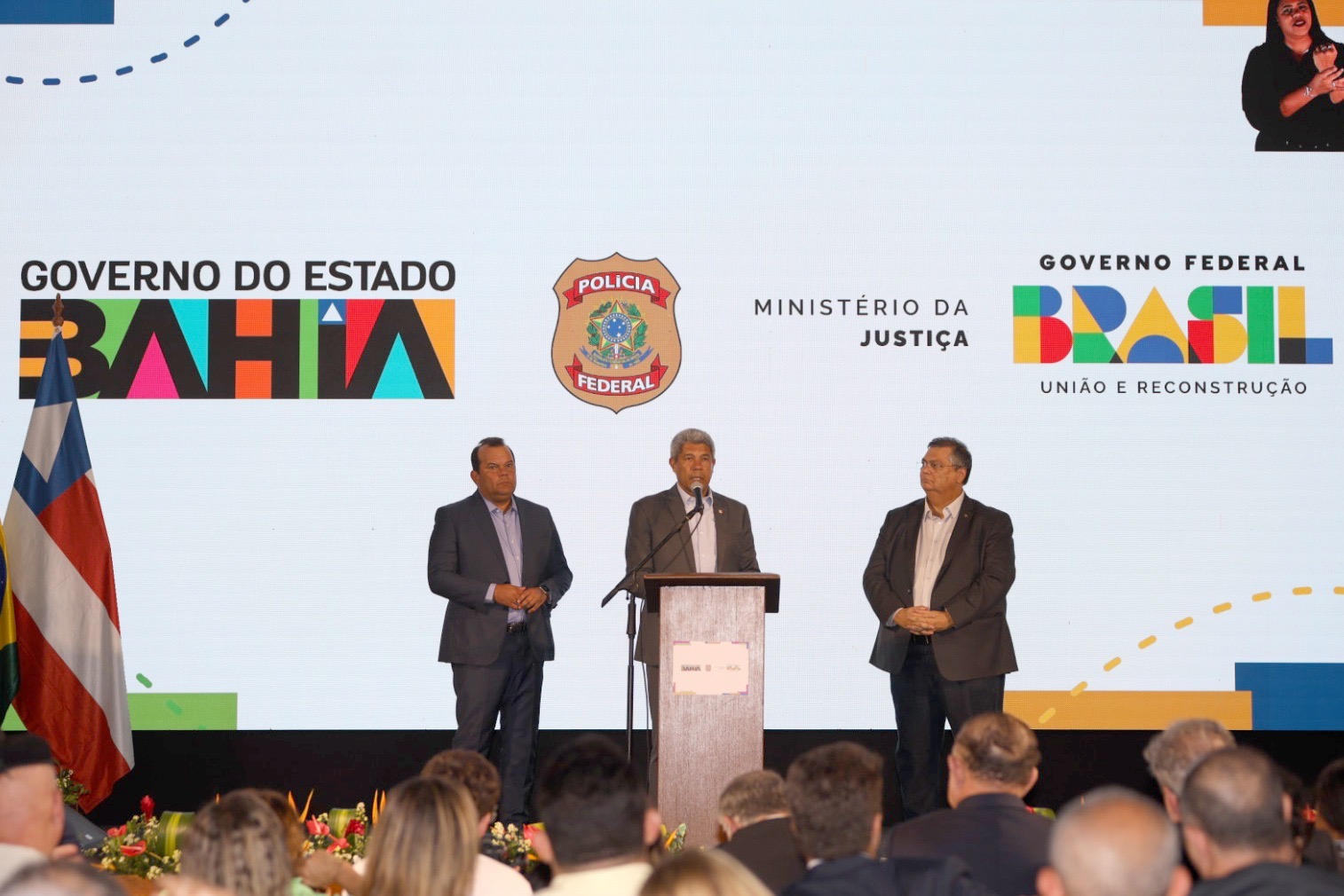  Jerônimo e Dino anunciam R$ 12 milhões em ações sociais voltadas para a juventude e redução da criminalidade