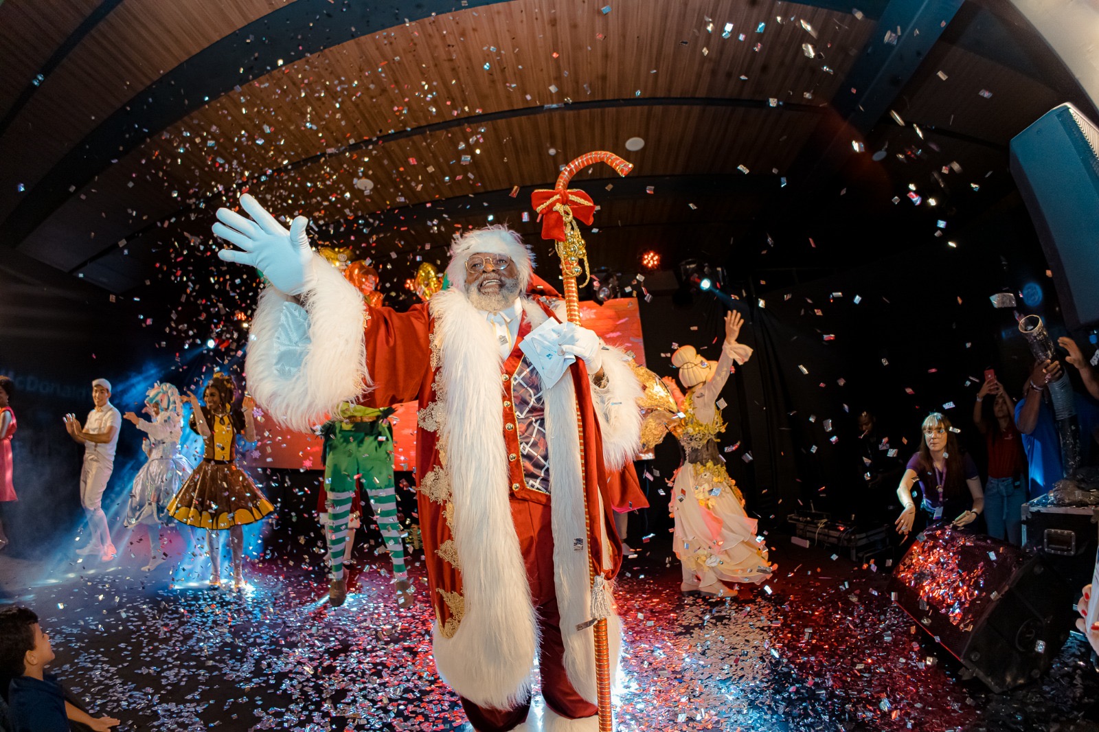  Parque Shopping Bahia inaugura neste sábado (11) Natal da Galinha Pintadinha com maior roda-gigante indoor do Brasil