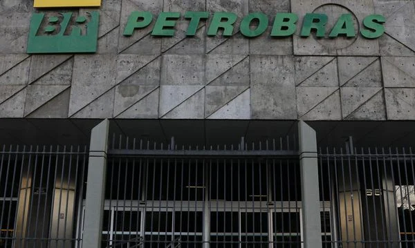  Petrobras divulga edital para concurso com 6,4 mil vagas e salário a partir de R$ 5,8 mil