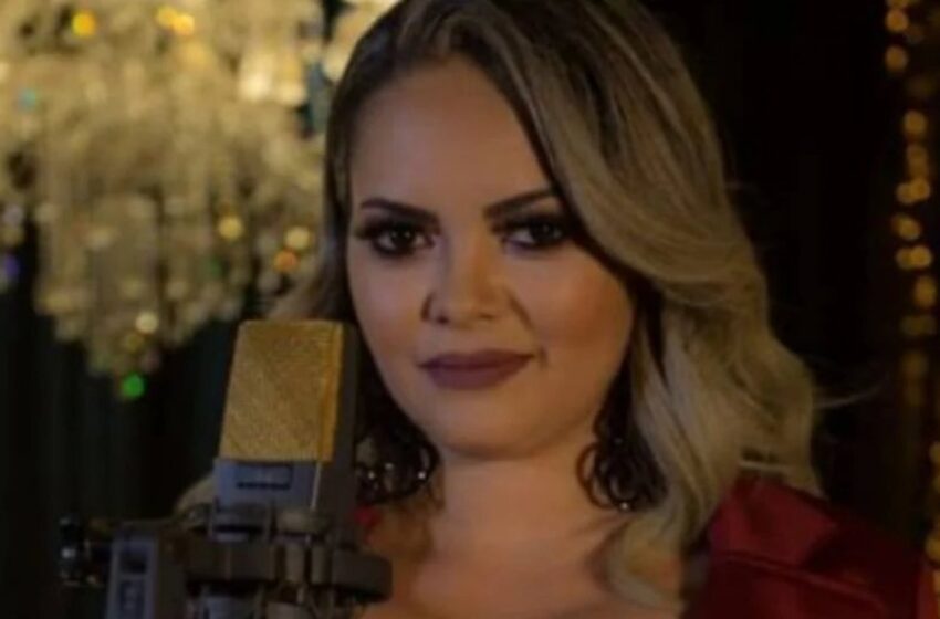  Cantora Dani Li morre, aos 42 anos, por complicações em cirurgia estética