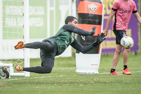  Vitória recebe a Juazeirense para acabar com jejum no Baiano